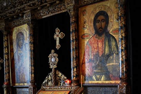  Quest for Beauty: An Exploration of Russian Icon Painting A Journey Through Sacred Images and Timeless Artistic Traditions